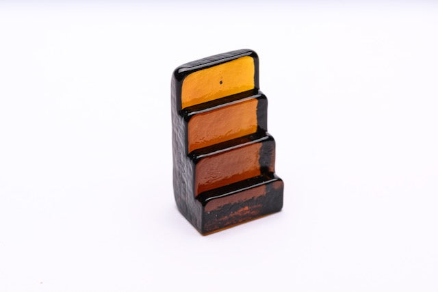 5002 Amber dark